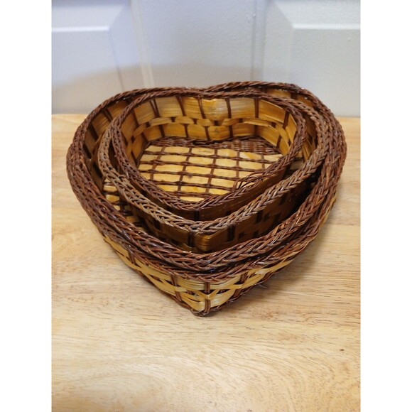 Nesting Heart Shape Wicker Rattan Baskets Brown 4 Stacking Two Tone See Photos - Picture 2 of 7